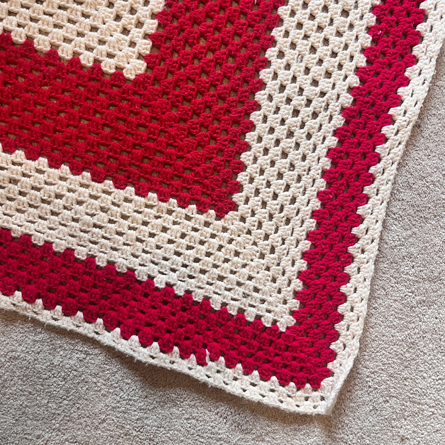 Red & Beige Granny Stitch Throw Blanket