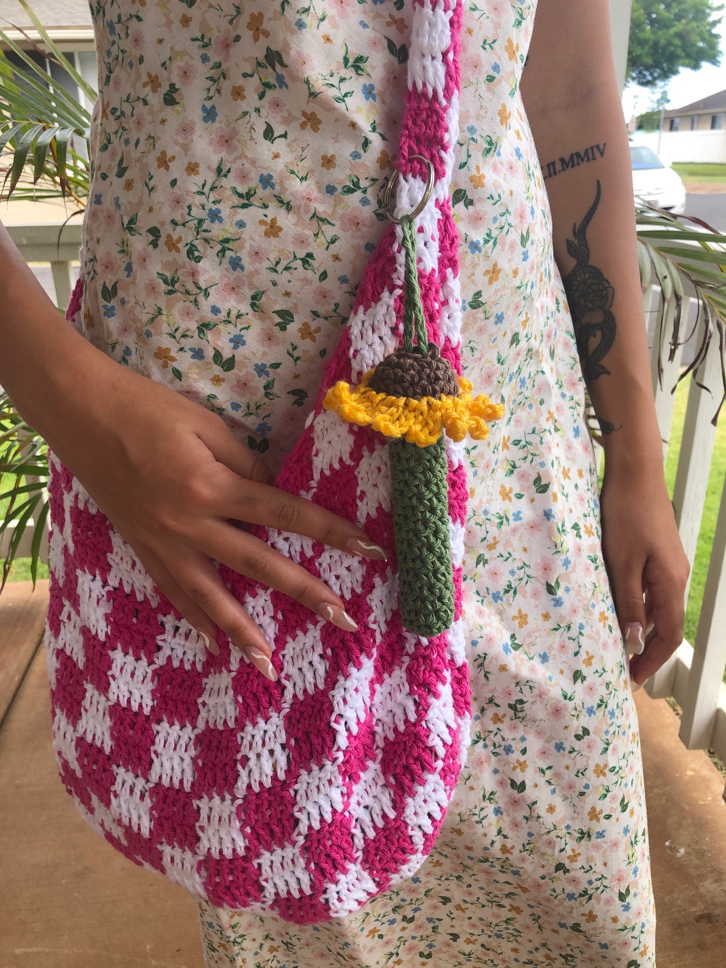 Sunflower Vape Holder Keychain Crochet Pattern (Digital Download)