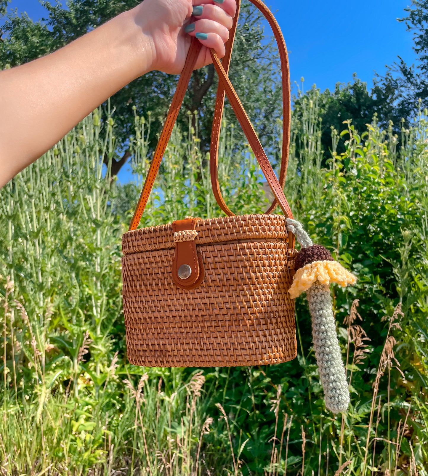 Sunflower Vape Holder Keychain Crochet Pattern (Digital Download)