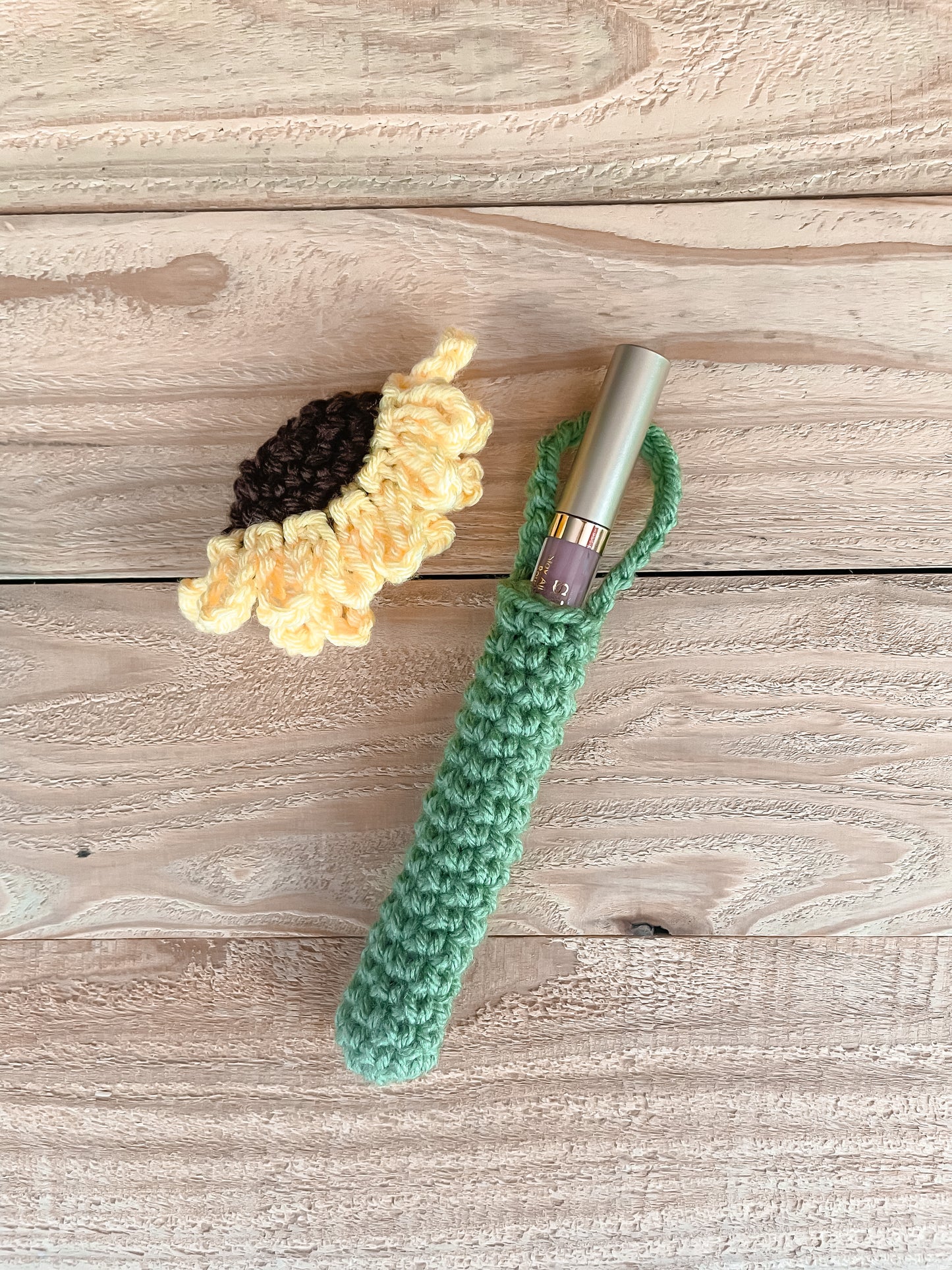 Sunflower Vape Holder Keychain Crochet Pattern (Digital Download)