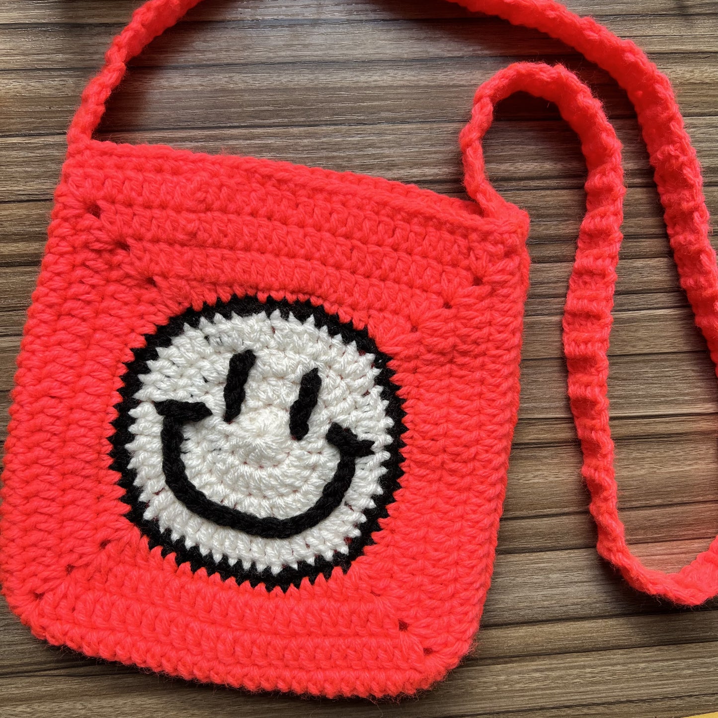 Mini Smiley Face Crossbody Bag Crochet Pattern (Digital Download)